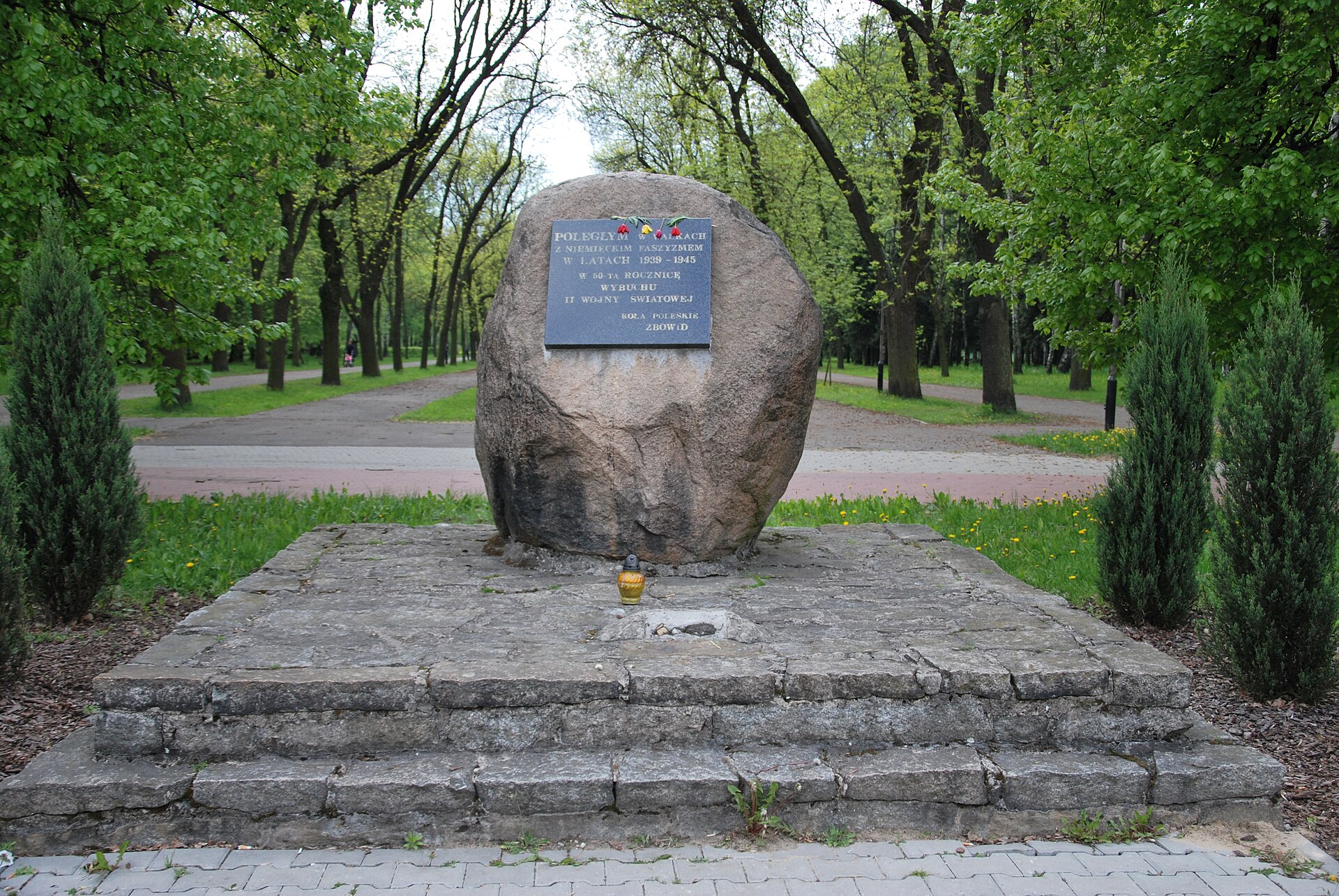 park na zdrowiu - kamień poległych - protest